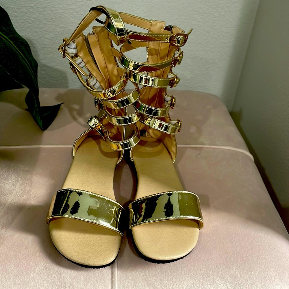 Girls shoes